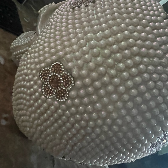 Pearl Skull - Picture 10 of 13